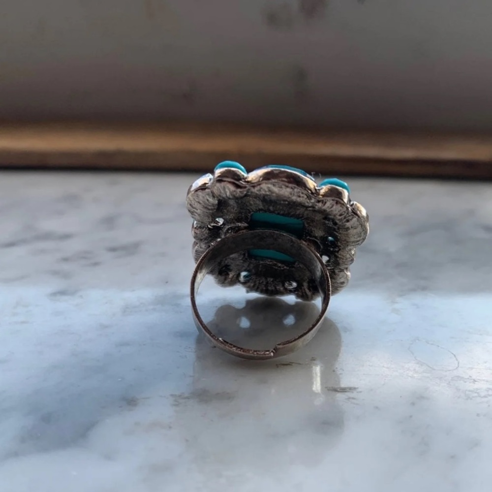 Ring - Picture 3 of 3